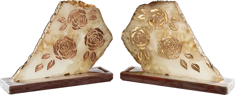 Le Rose di Ivana, lit by an external source — the two blossomings coincide in the light